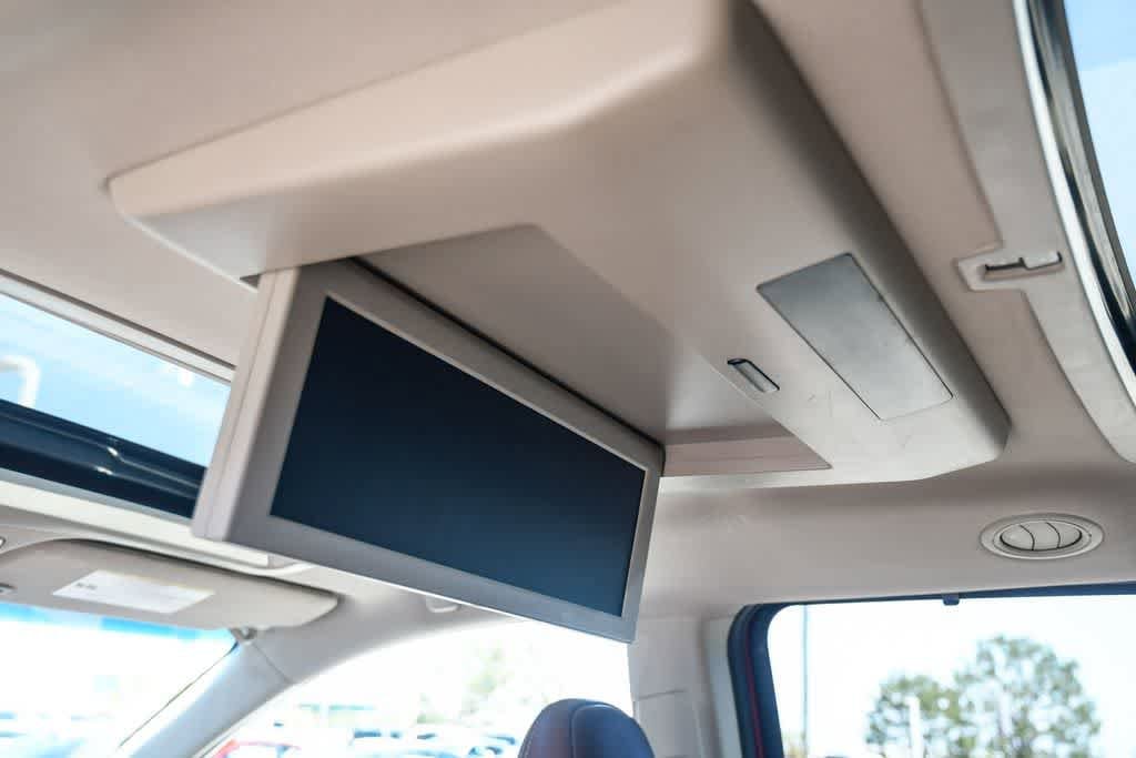 Thumbnail: 2015 Toyota Sienna - 21