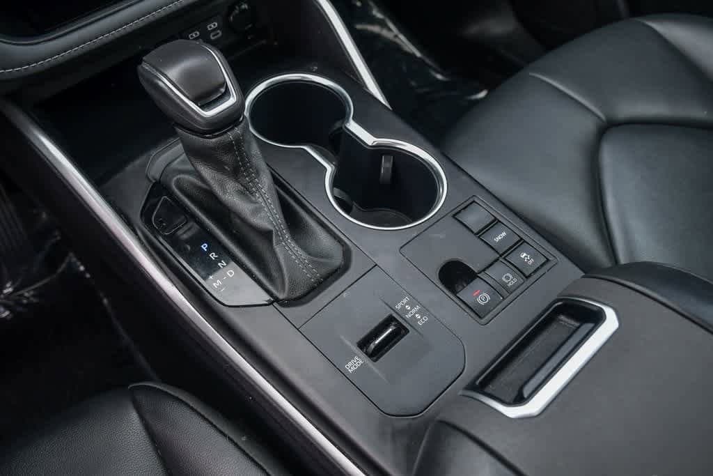 2024 Toyota Highlander XLE 23