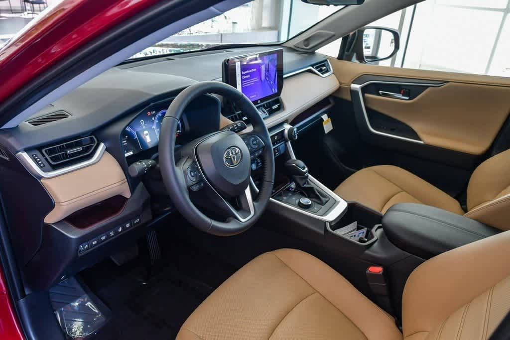 Thumbnail: 2025 Toyota RAV4 - 18