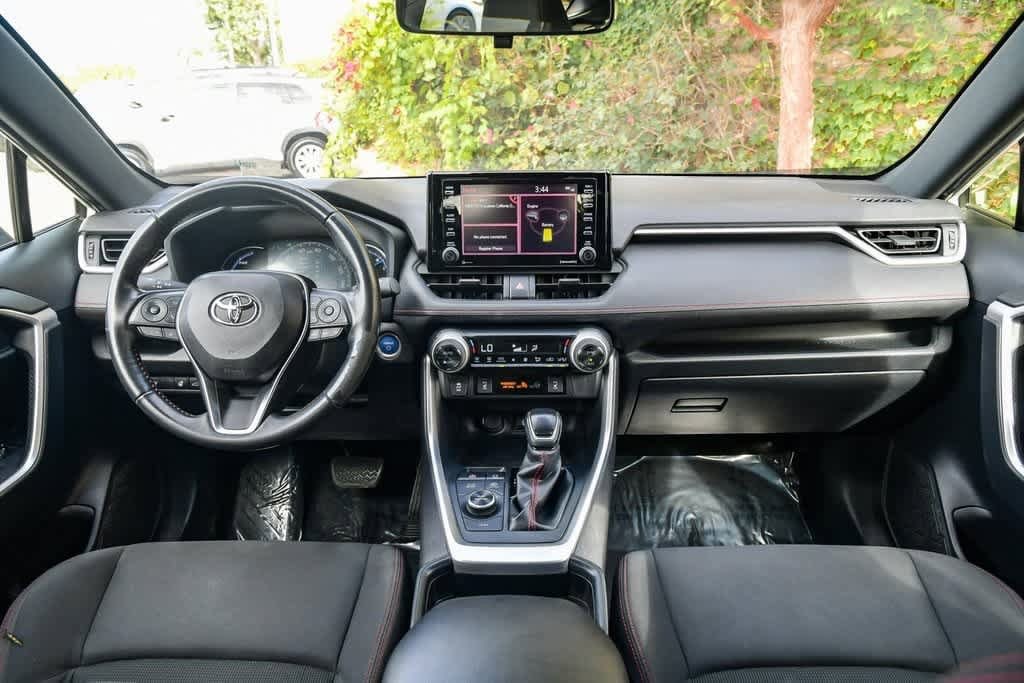 Thumbnail: 2021 Toyota RAV4 - 15