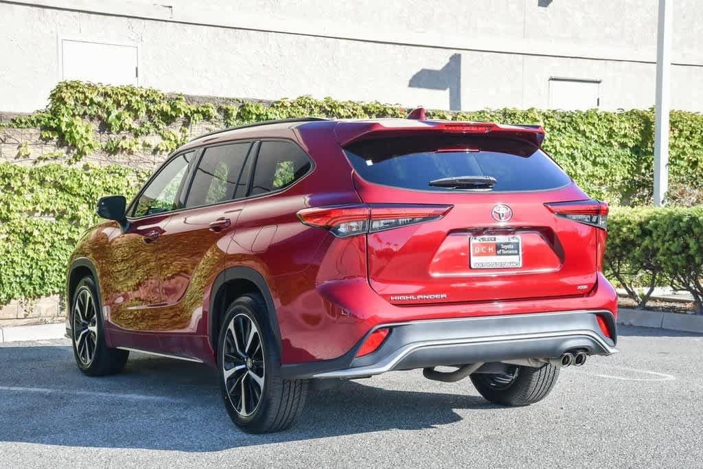 Thumbnail: 2022 Toyota Highlander - 8