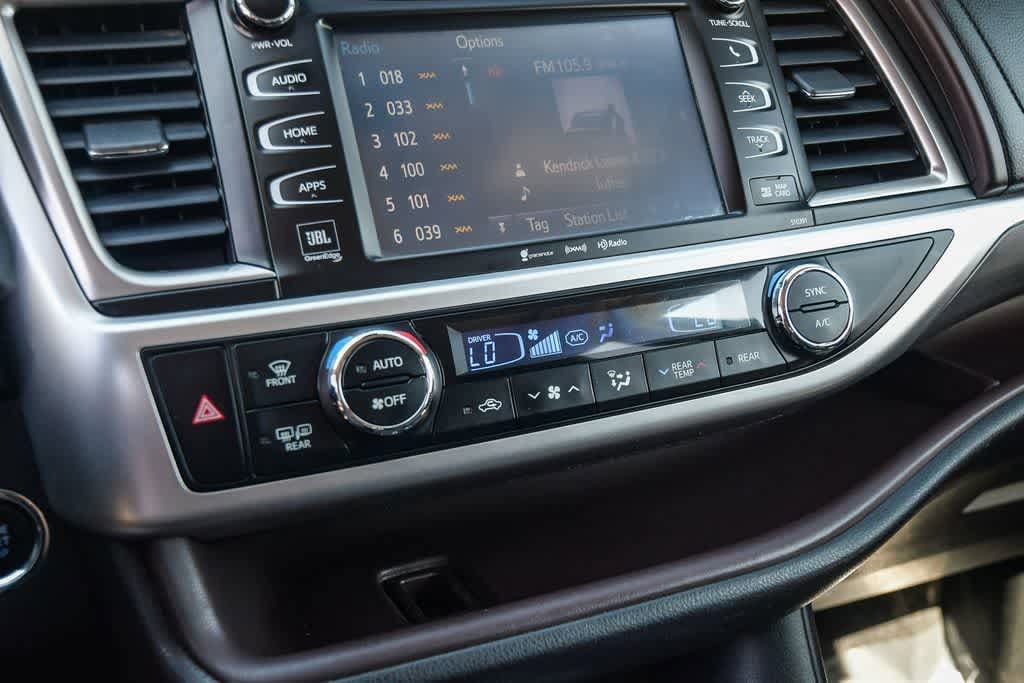 Thumbnail: 2019 Toyota Highlander - 20