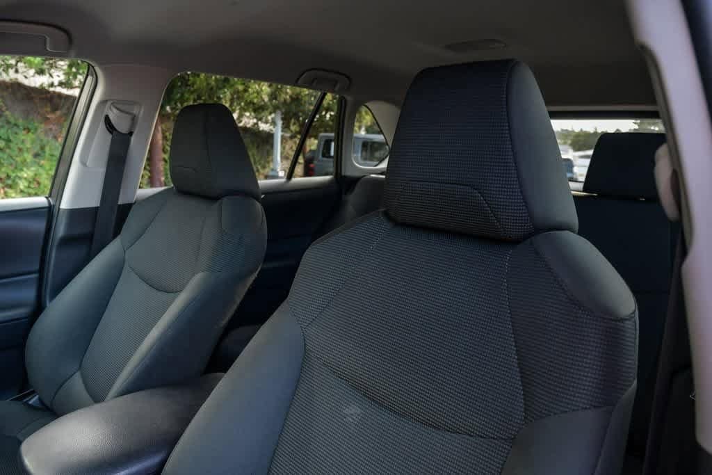 Thumbnail: 2025 Toyota RAV4 - 17