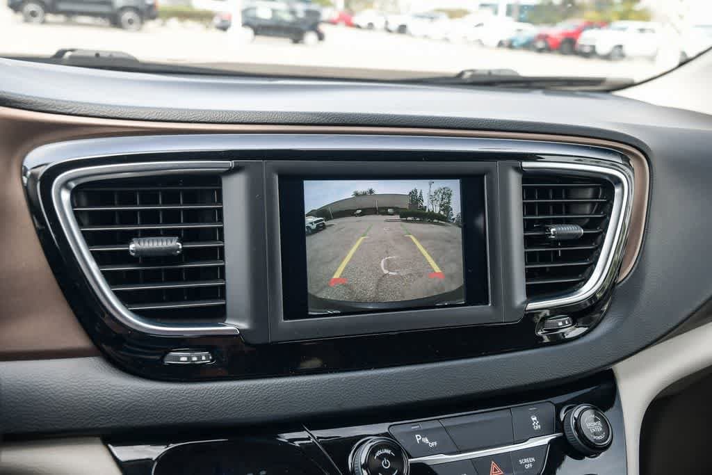 Thumbnail: 2019 Chrysler Pacifica - 22