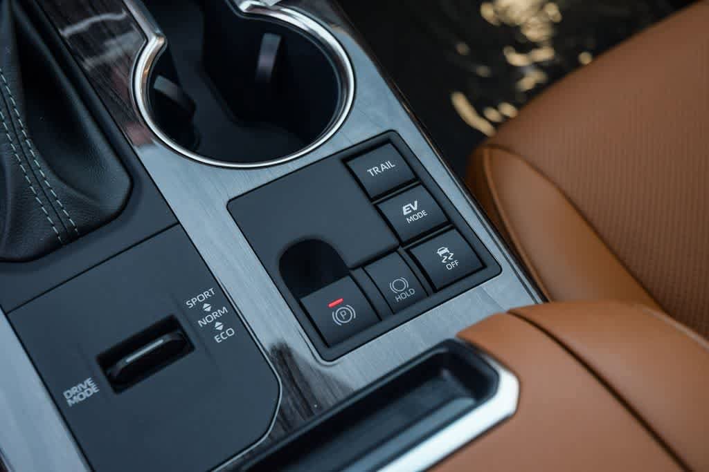 Thumbnail: 2026 Toyota Highlander - 21
