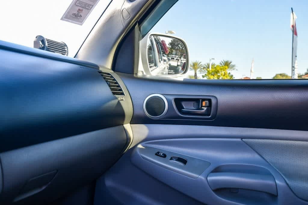 Thumbnail: 2011 Toyota Tacoma - 27