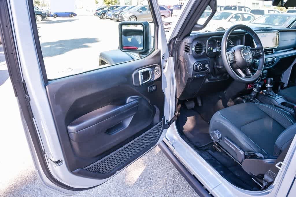 Thumbnail: 2024 Jeep Wrangler - 22