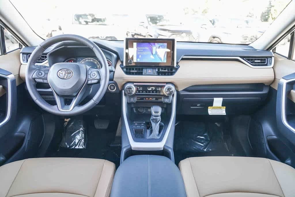 Thumbnail: 2025 Toyota RAV4 - 12