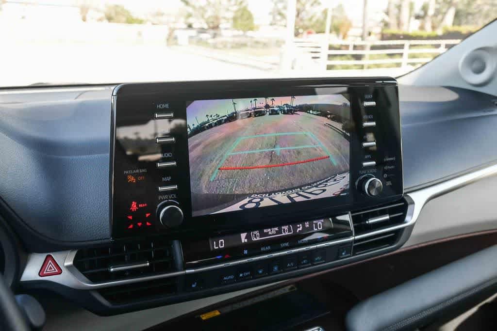 Thumbnail: 2022 Toyota Sienna - 25