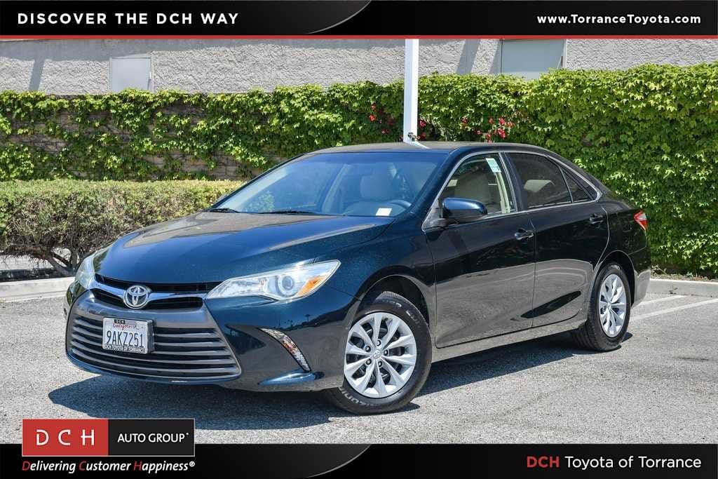 2015 Toyota Camry LE Hero Image