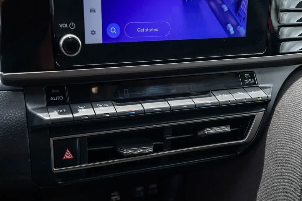 2025 Toyota Camry LE - Photo 21