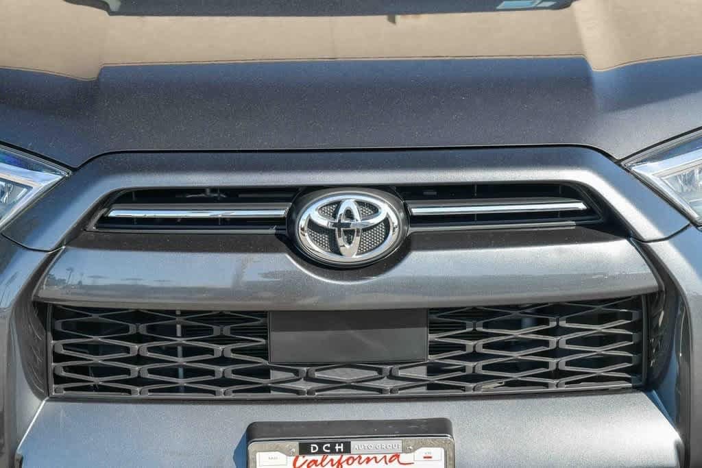 2022 Toyota 4Runner SR5 5