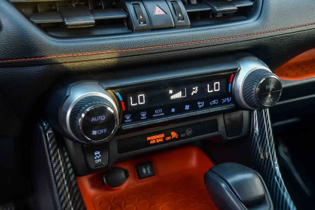 Thumbnail: 2019 Toyota RAV4 - 23