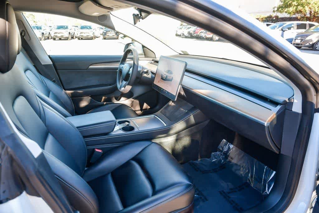 Thumbnail: 2023 Tesla Model 3 - 15