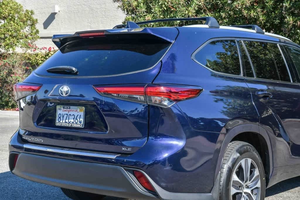 Thumbnail: 2022 Toyota Highlander - 9
