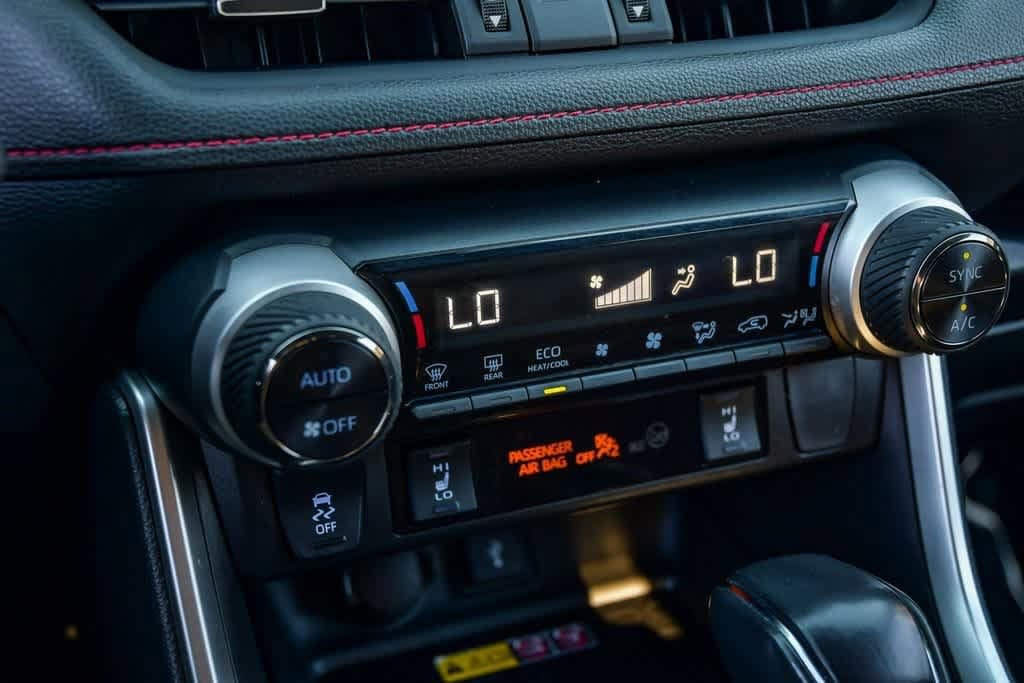 Thumbnail: 2022 Toyota RAV4 - 23