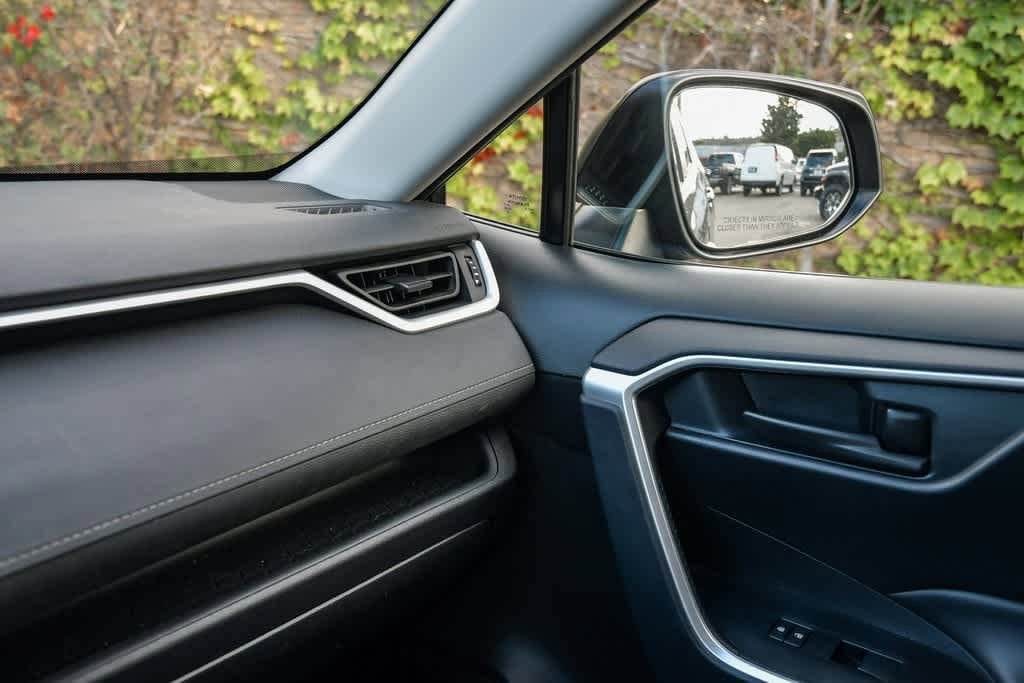 Thumbnail: 2025 Toyota RAV4 - 27