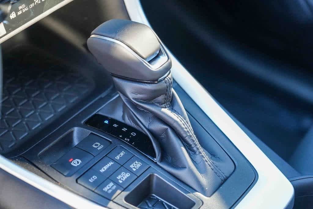 Thumbnail: 2025 Toyota RAV4 - 20