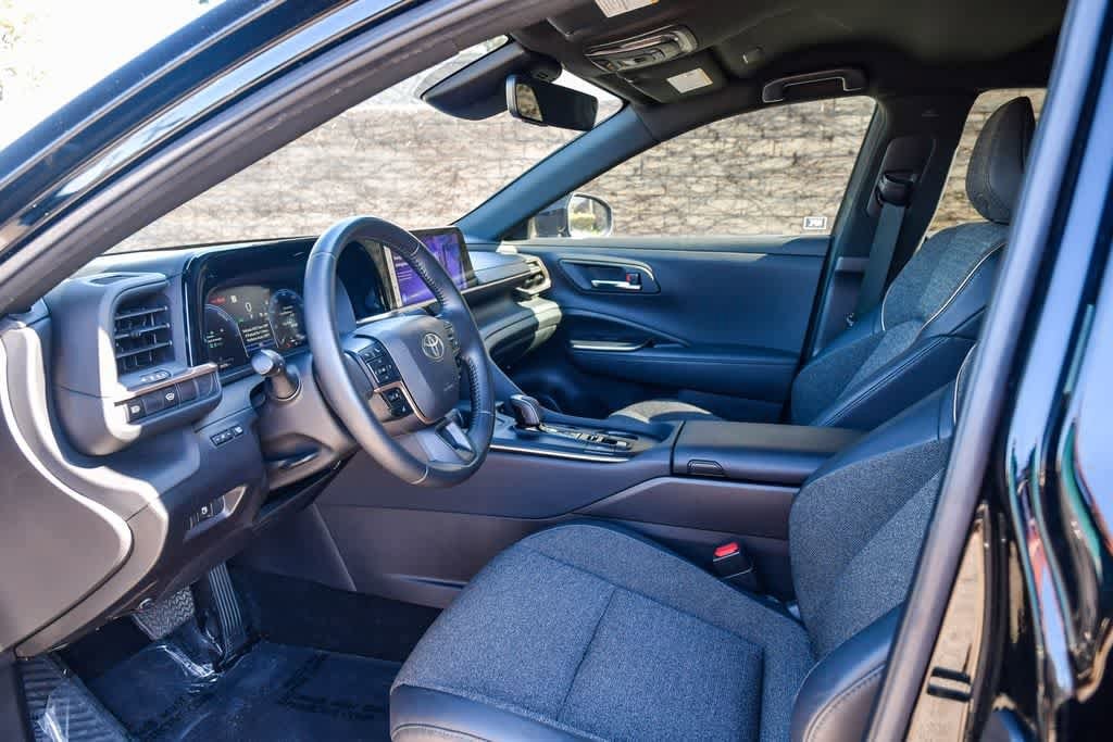 Thumbnail: 2023 Toyota Crown - 16