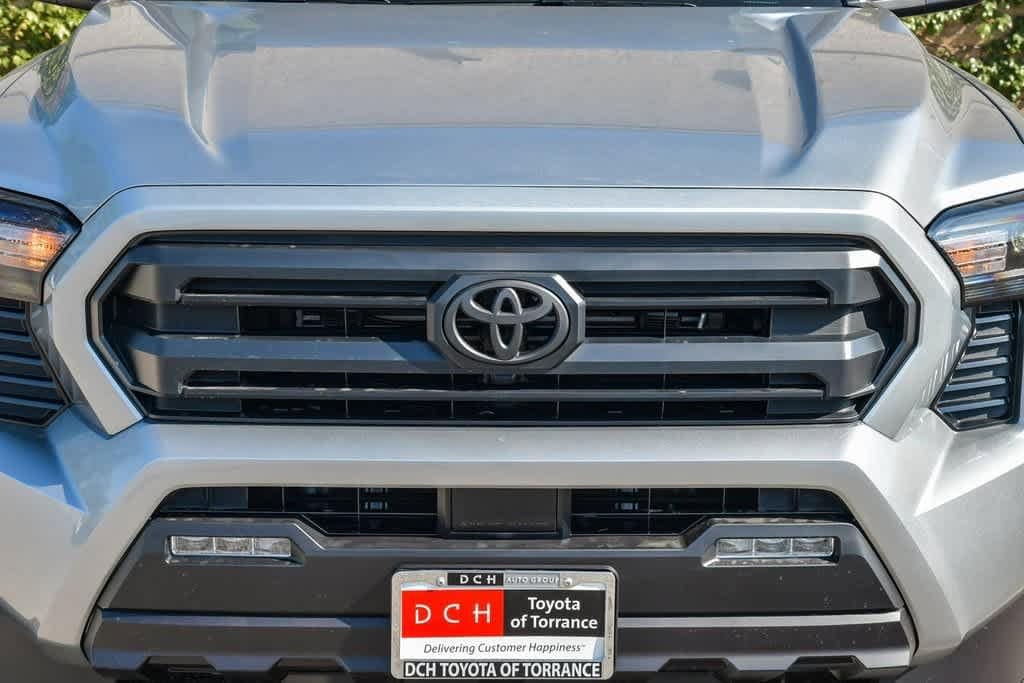 Thumbnail: 2025 Toyota Tacoma - 4