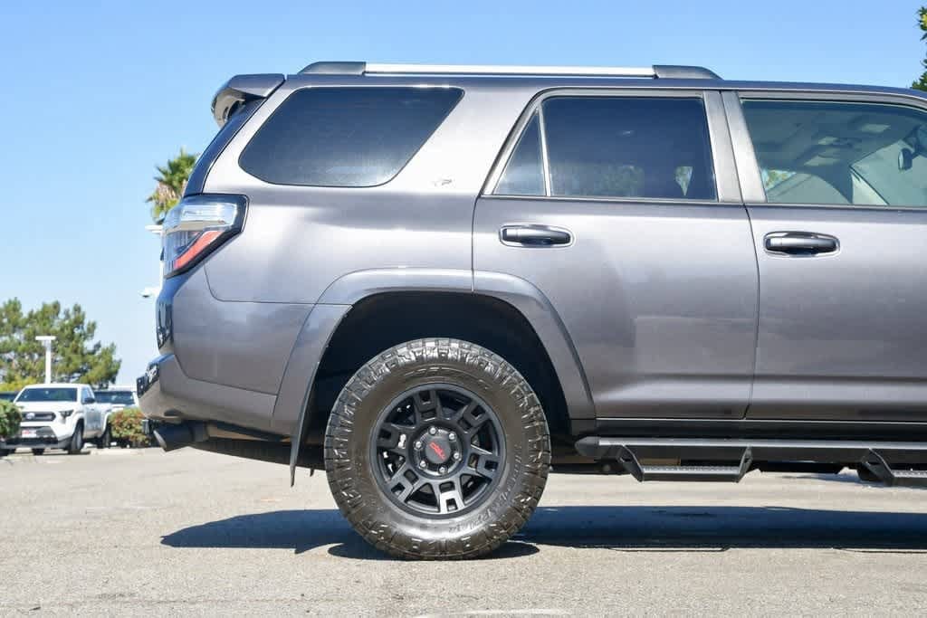 Thumbnail: 2021 Toyota 4Runner - 10