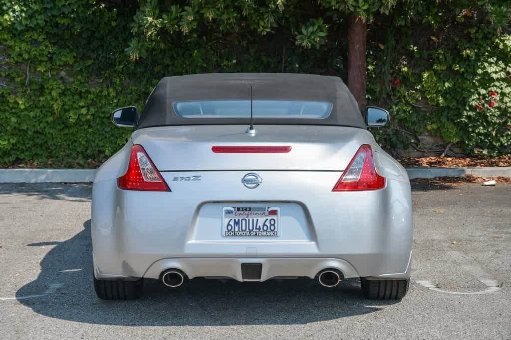 Thumbnail: 2010 Nissan Z - 7