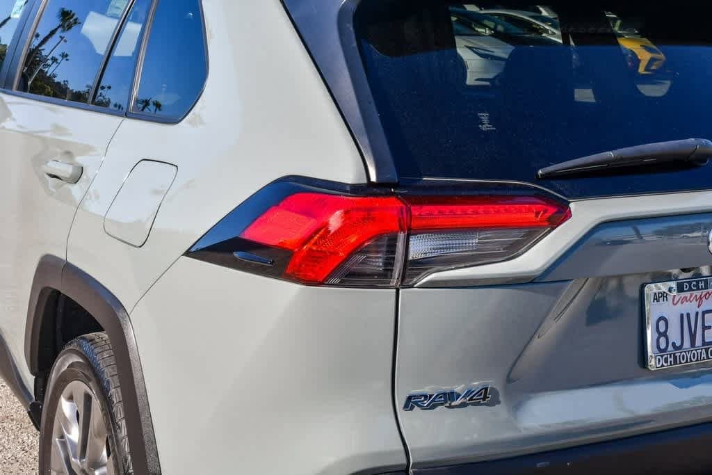 Thumbnail: 2019 Toyota RAV4 - 6