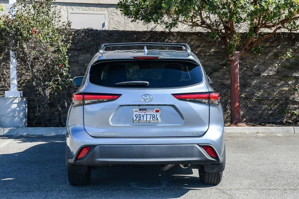 2022 Toyota Highlander XLE photo 3