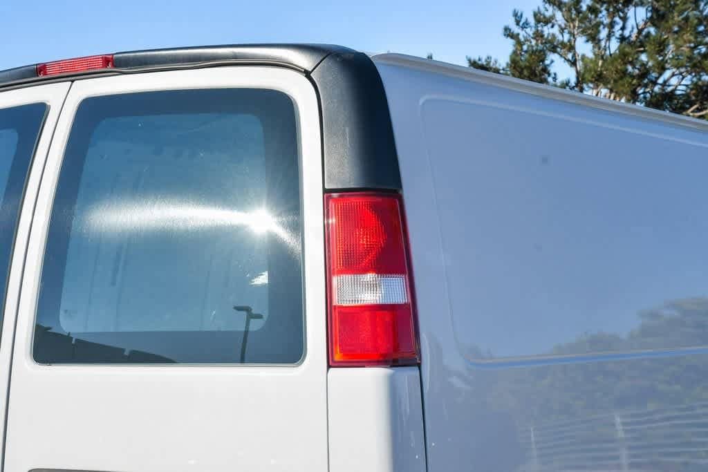 Thumbnail: 2022 Chevrolet Express - 9