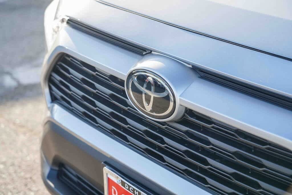 Thumbnail: 2025 Toyota RAV4 - 3