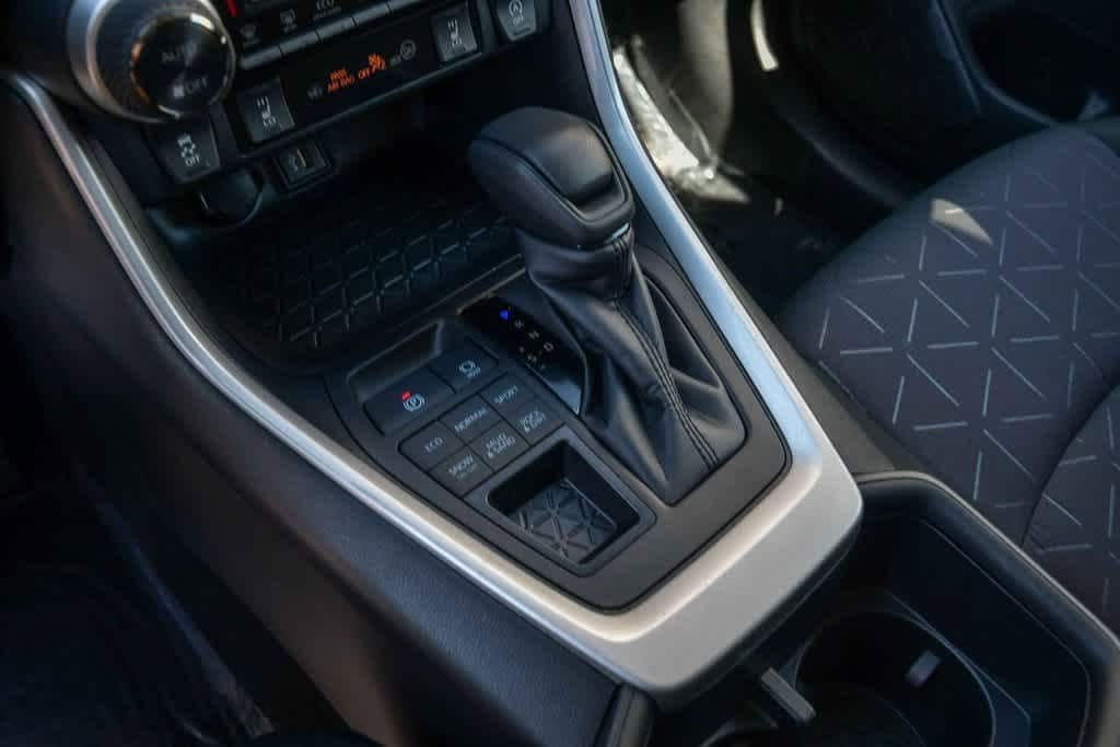 Thumbnail: 2024 Toyota RAV4 - 21