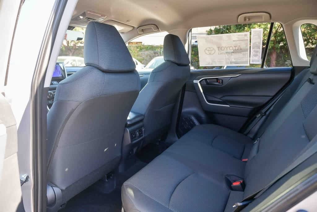 Thumbnail: 2025 Toyota RAV4 - 18