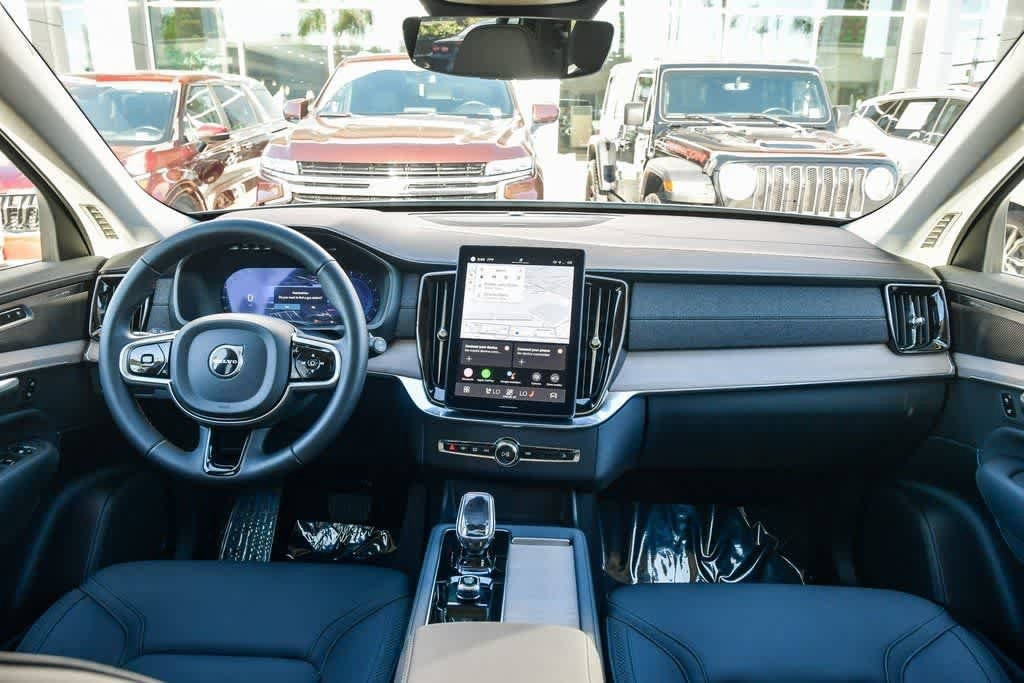 Thumbnail: 2025 Volvo XC90 - 14