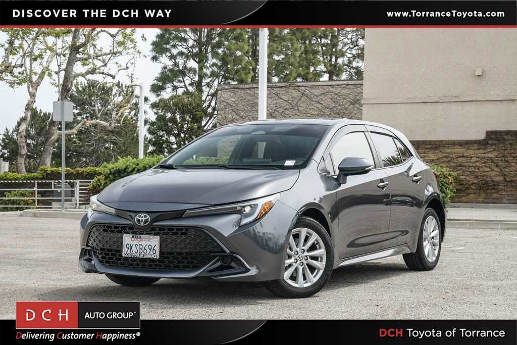 2024 Toyota Corolla Hatchback SE photo 1