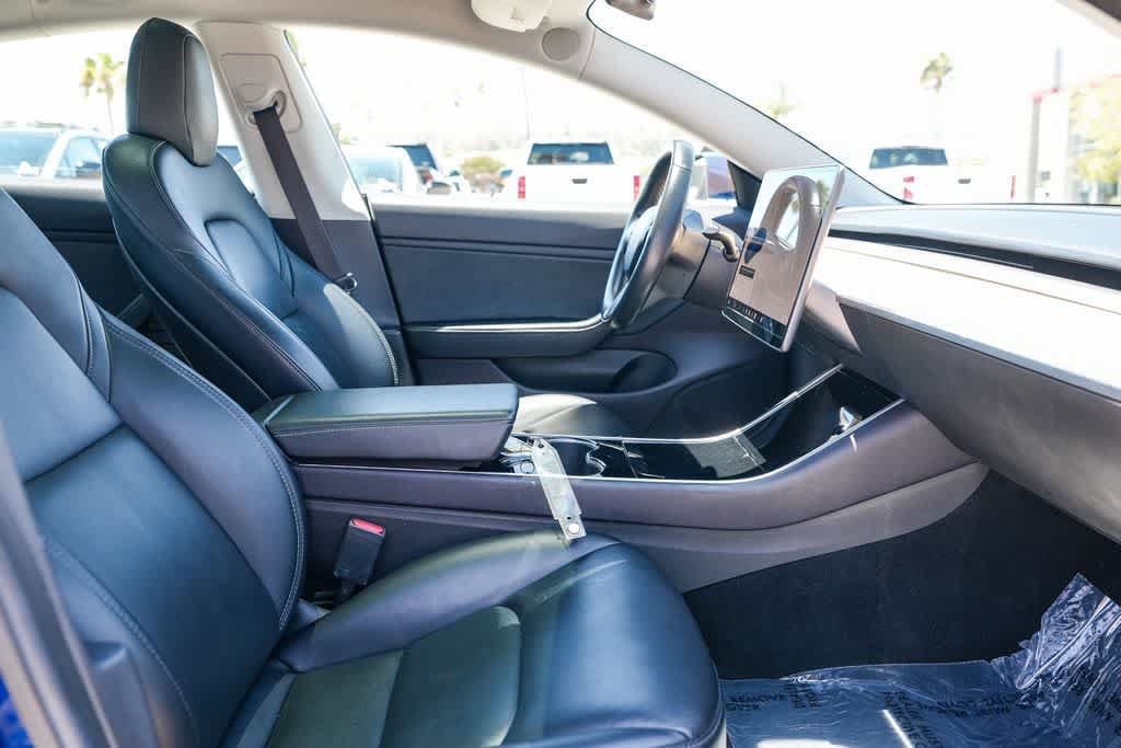 Thumbnail: 2019 Tesla Model 3 - 16