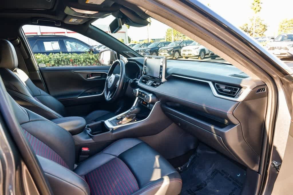 Thumbnail: 2022 Toyota RAV4 - 15