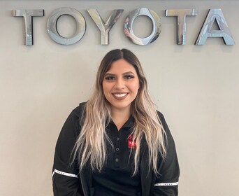 Staff member Alondra Romero from ID_7de8235878b5