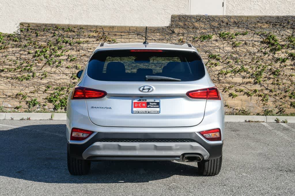2019 Hyundai Santa Fe SE photo 3