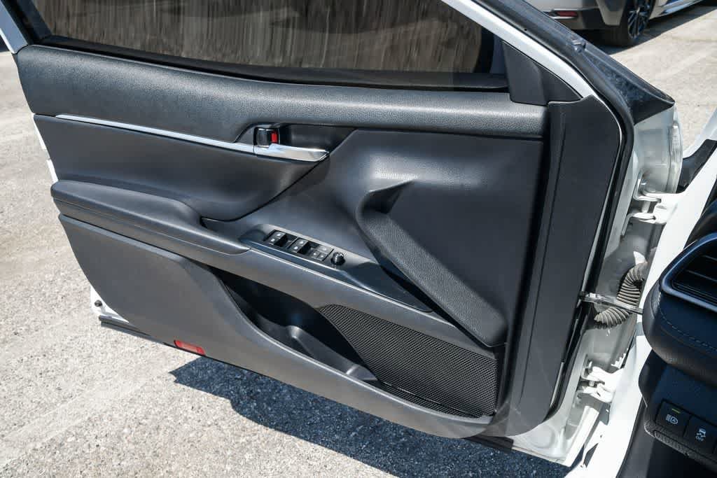Thumbnail: 2020 Toyota Camry - 24