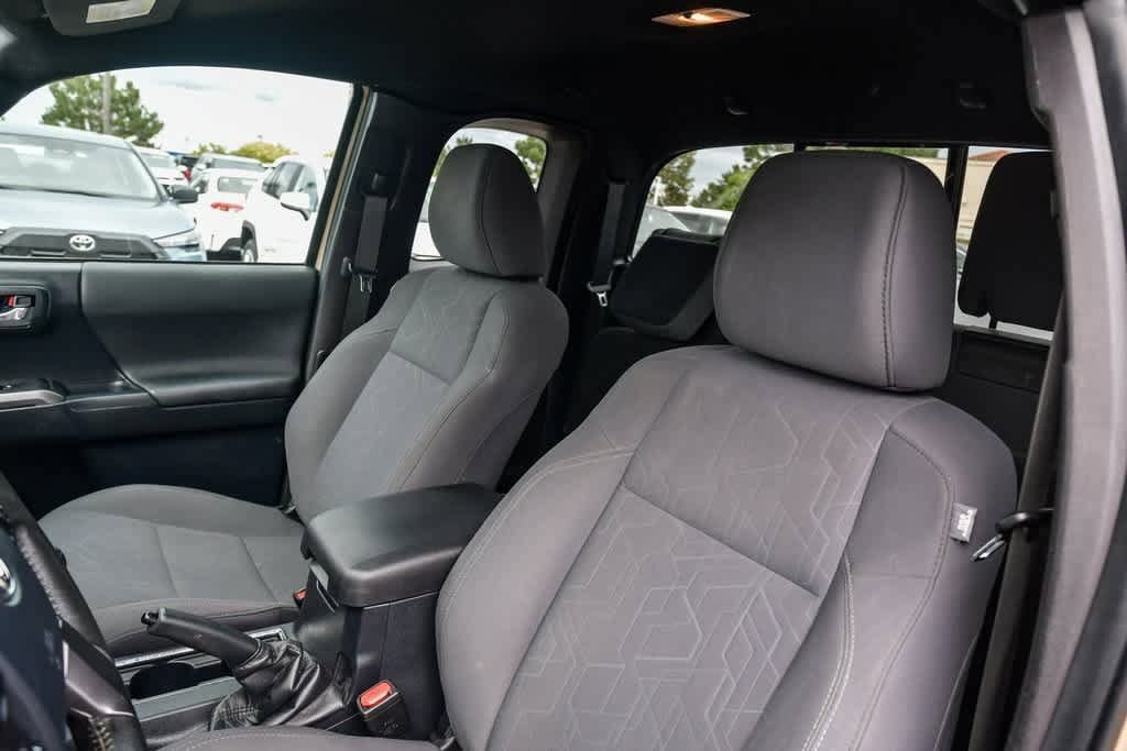 Thumbnail: 2019 Toyota Tacoma - 19