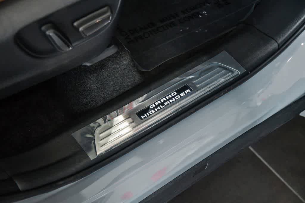 Thumbnail: 2026 Toyota Grand Highlander - 15