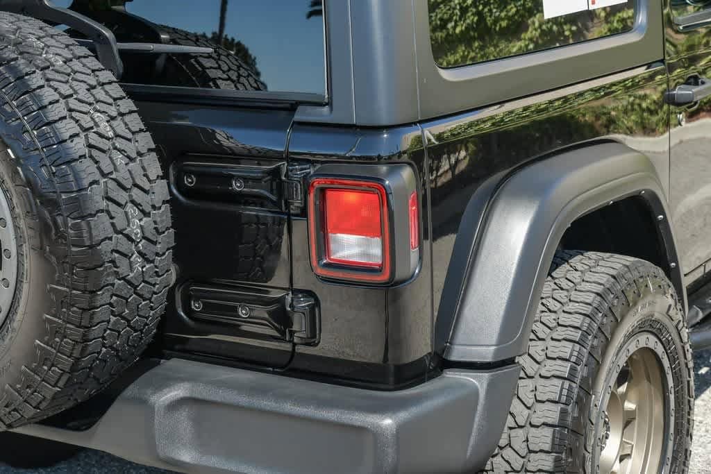 Thumbnail: 2022 Jeep Wrangler - 11