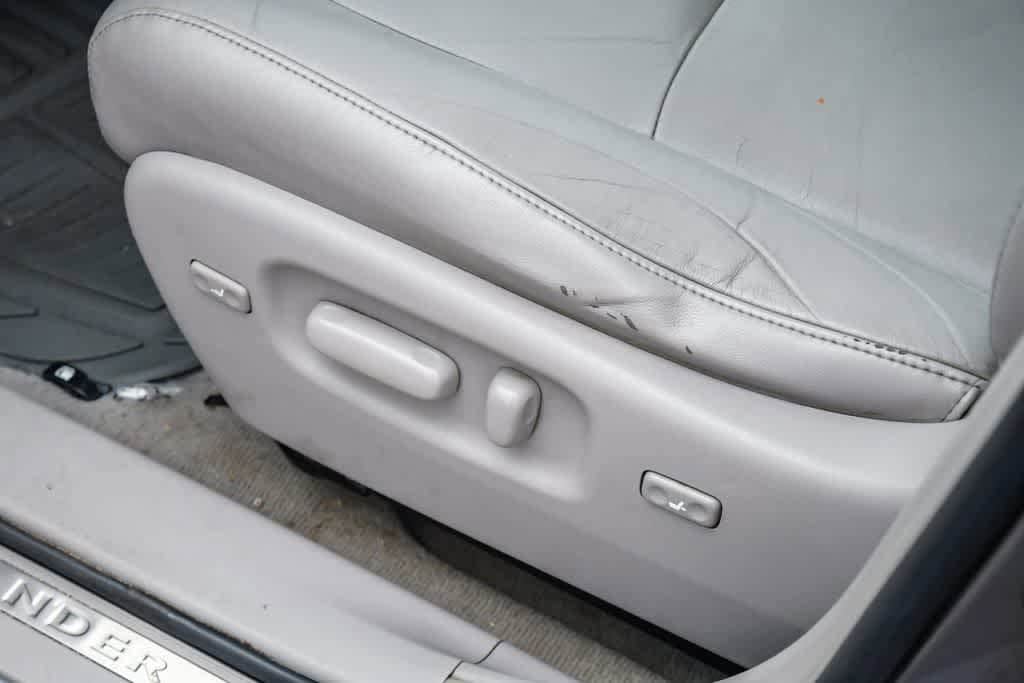 Thumbnail: 2010 Toyota Highlander - 24