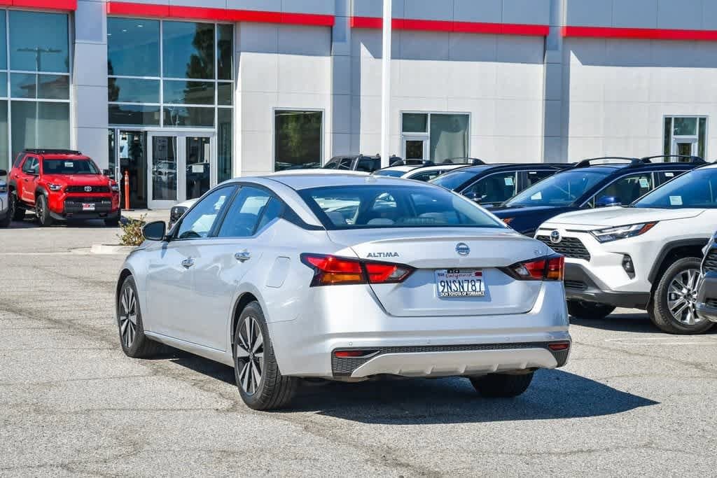 Thumbnail: 2021 Nissan Altima - 9