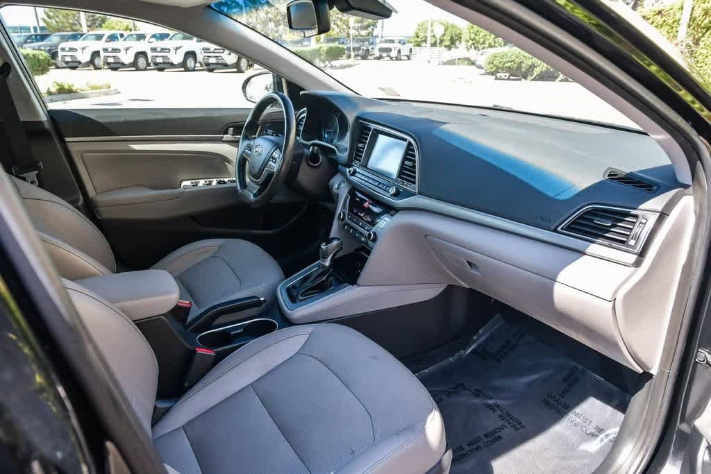 Thumbnail: 2017 Hyundai Elantra - 15