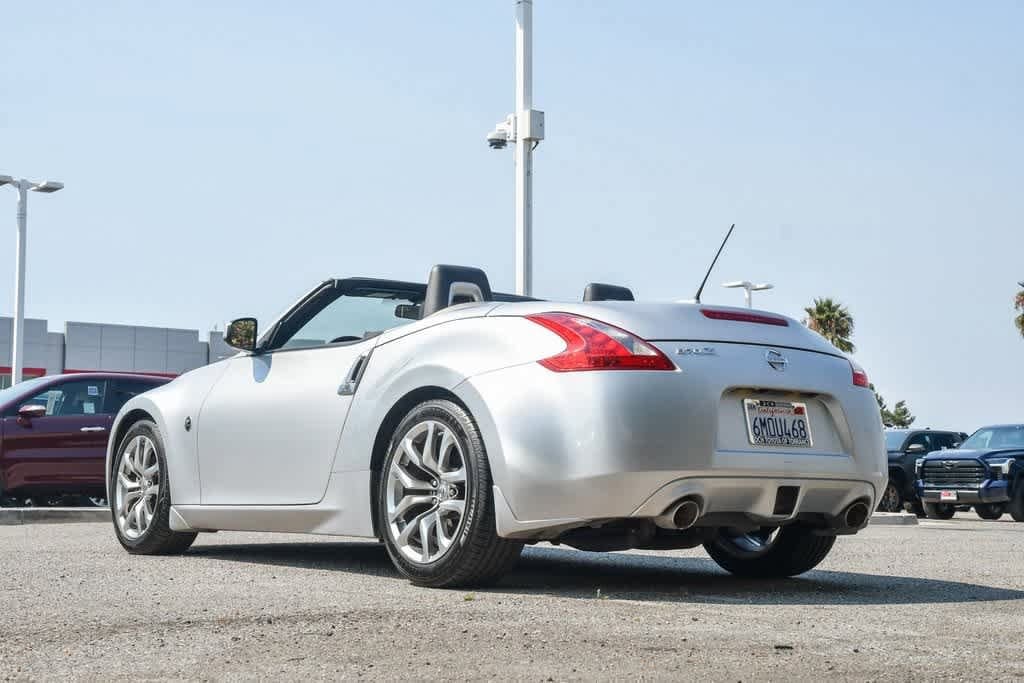 Thumbnail: 2010 Nissan Z - 36
