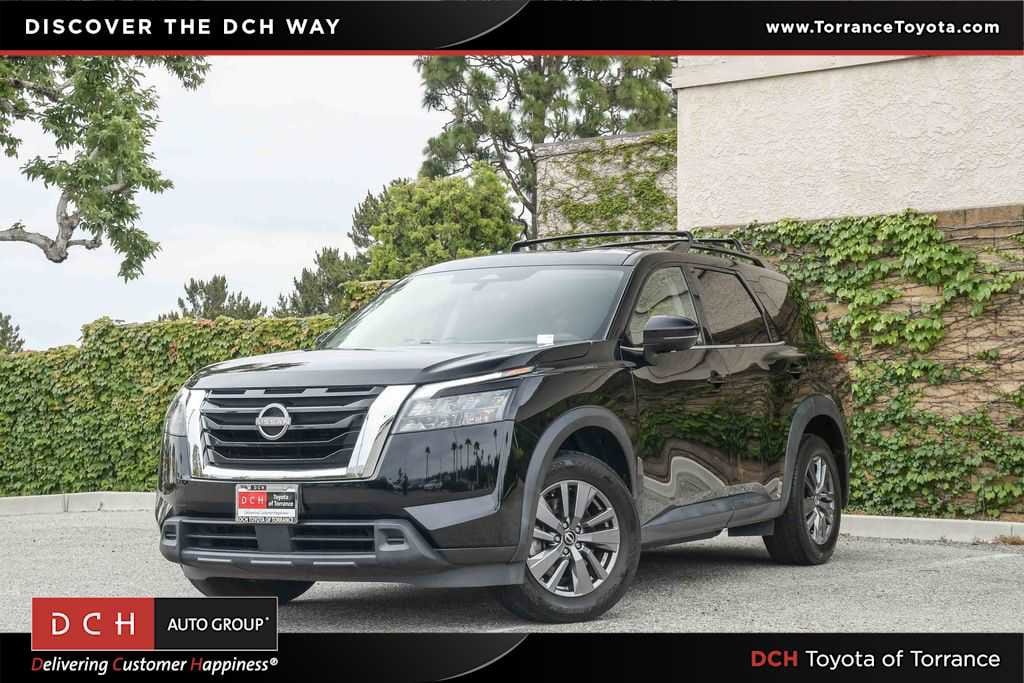 2024 Nissan Pathfinder SV 2WD's photo