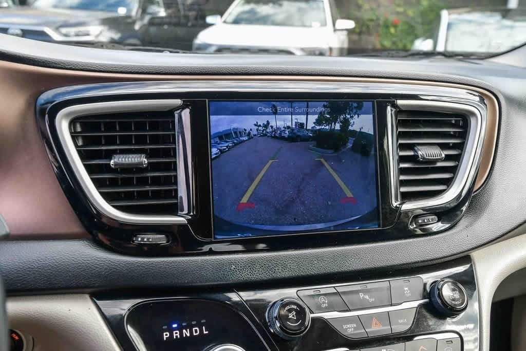 Thumbnail: 2017 Chrysler Pacifica - 27