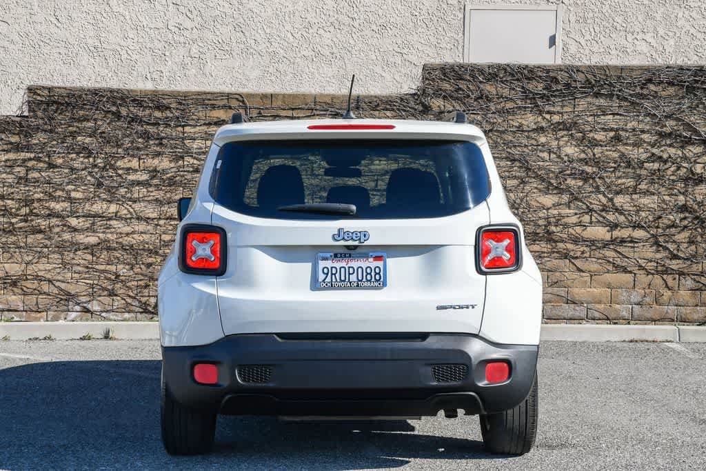 2016 Jeep Renegade Sport photo 3