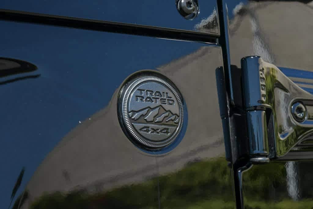 Thumbnail: 2022 Jeep Wrangler - 6